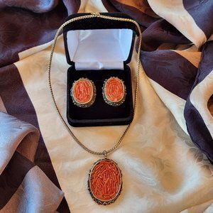 VTG Red Branch Coral Antiqued Gold-tone Necklace & Clip-on Earrings Set
